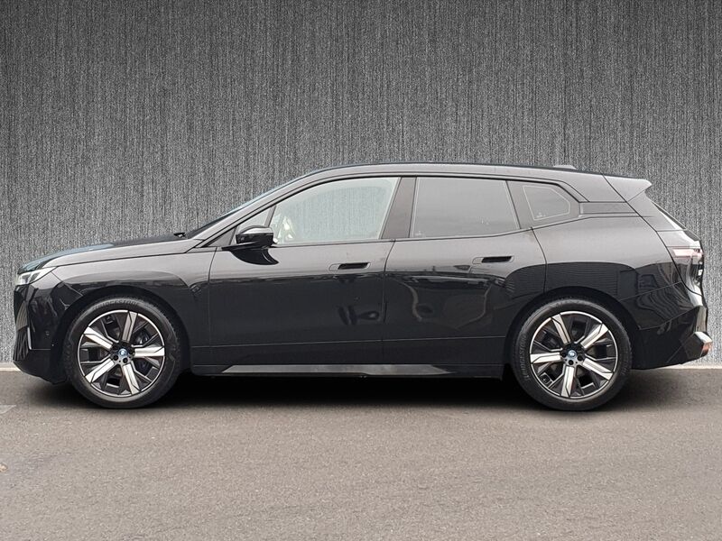 More views of BMW iX