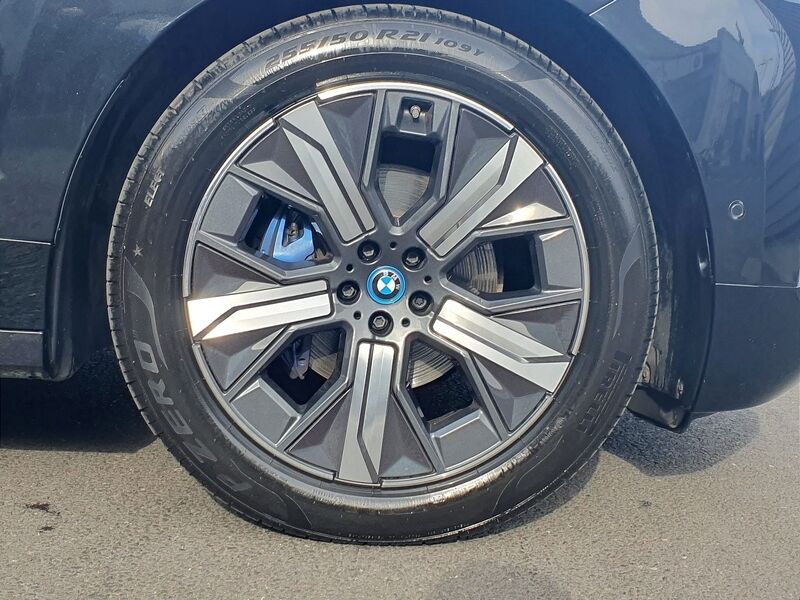 More views of BMW iX