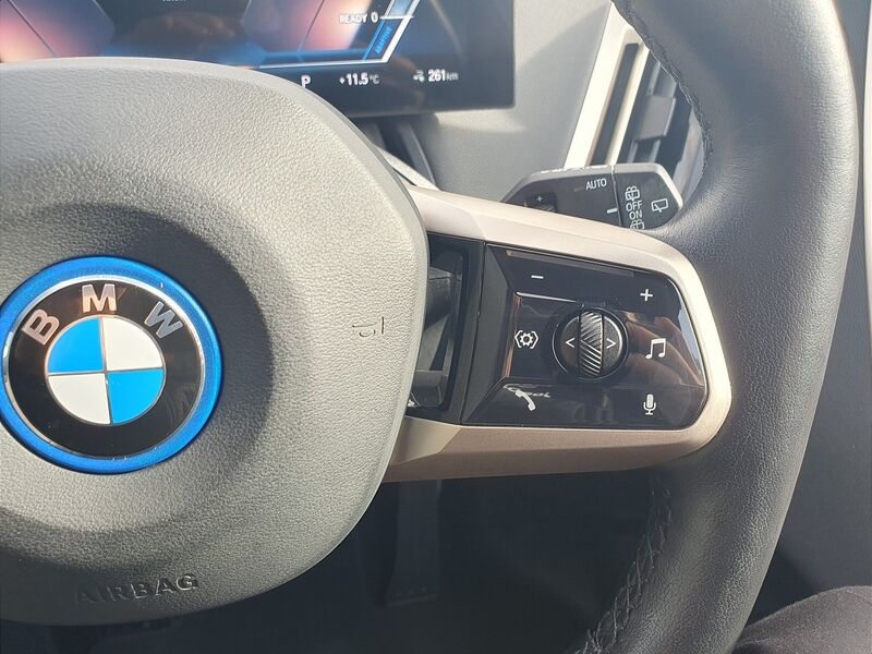 More views of BMW iX