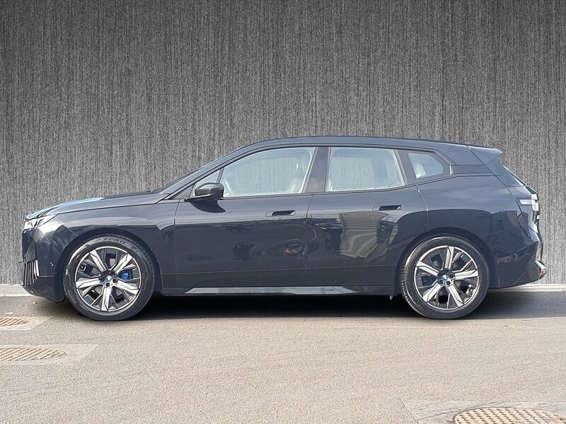 More views of BMW iX