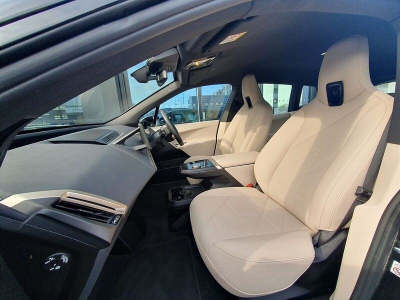 More views of BMW iX