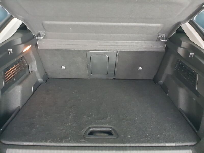 More views of Citroen e-C4