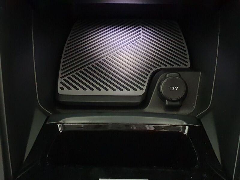 More views of Citroen e-C4