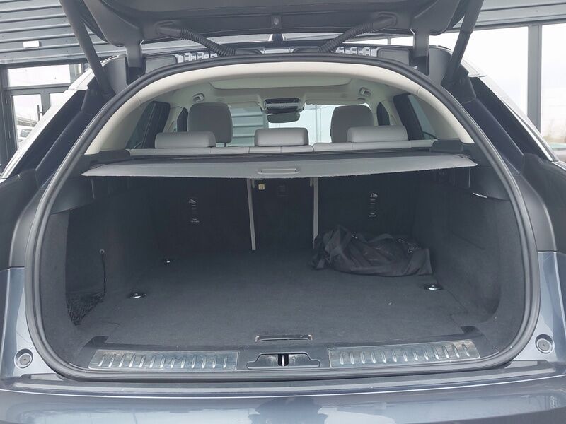 More views of Land Rover Range Rover Velar