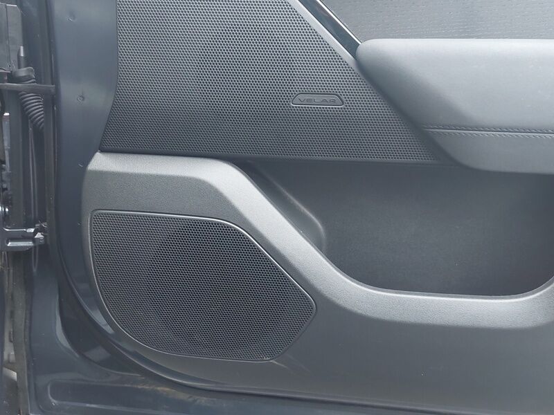 More views of Land Rover Range Rover Velar