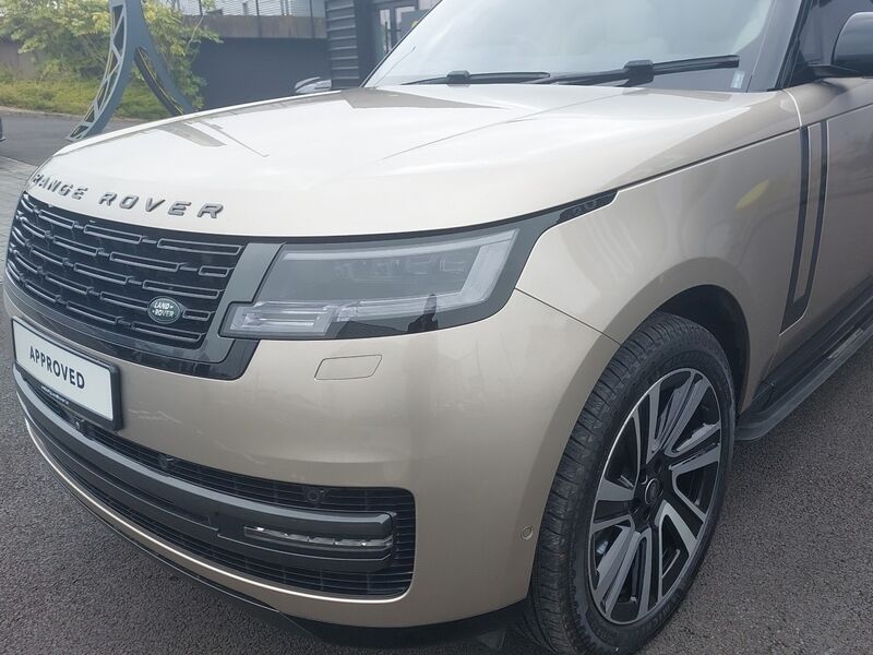 More views of Land Rover Range Rover
