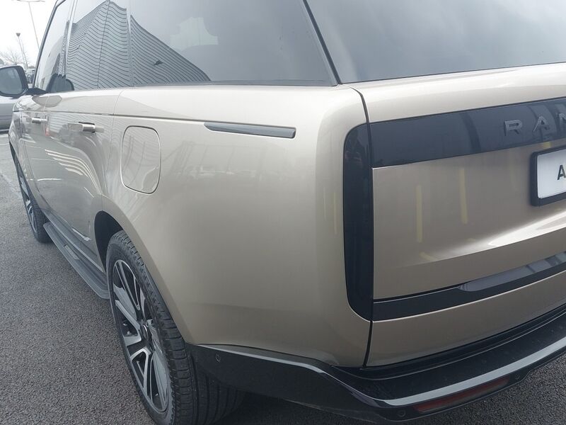 More views of Land Rover Range Rover