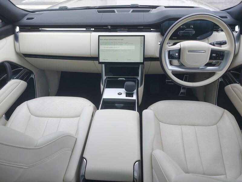 More views of Land Rover Range Rover
