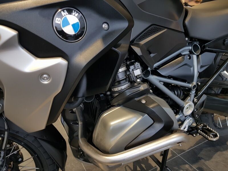 More views of BMW R 1250