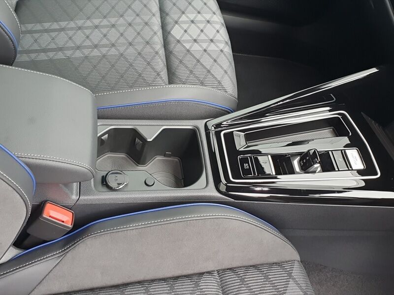 More views of Volkswagen Golf