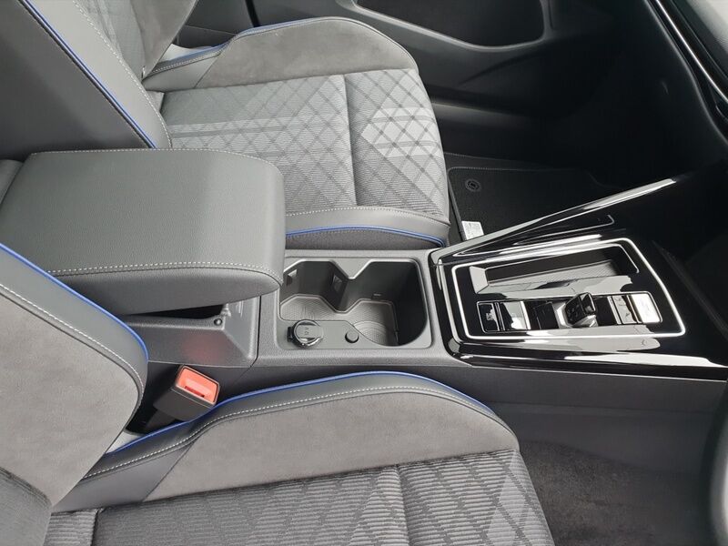 More views of Volkswagen Golf