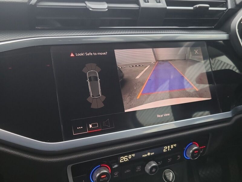 More views of Audi Q3