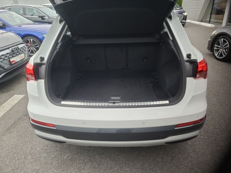 More views of Audi Q3