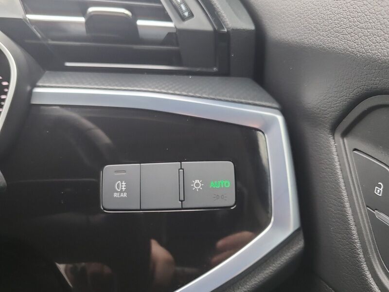 More views of Audi Q3