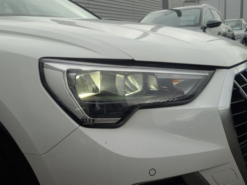 More views of Audi Q3