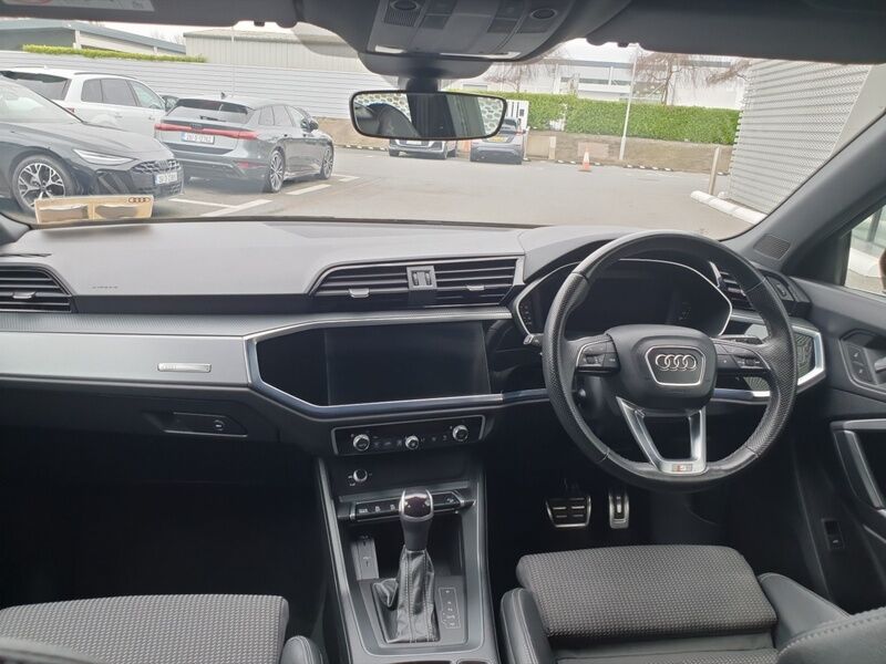 More views of Audi Q3