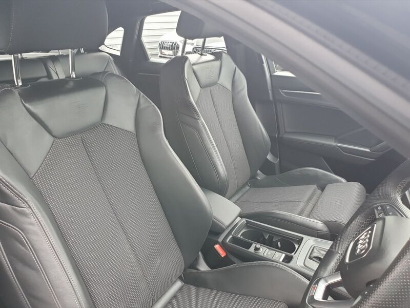 More views of Audi Q3
