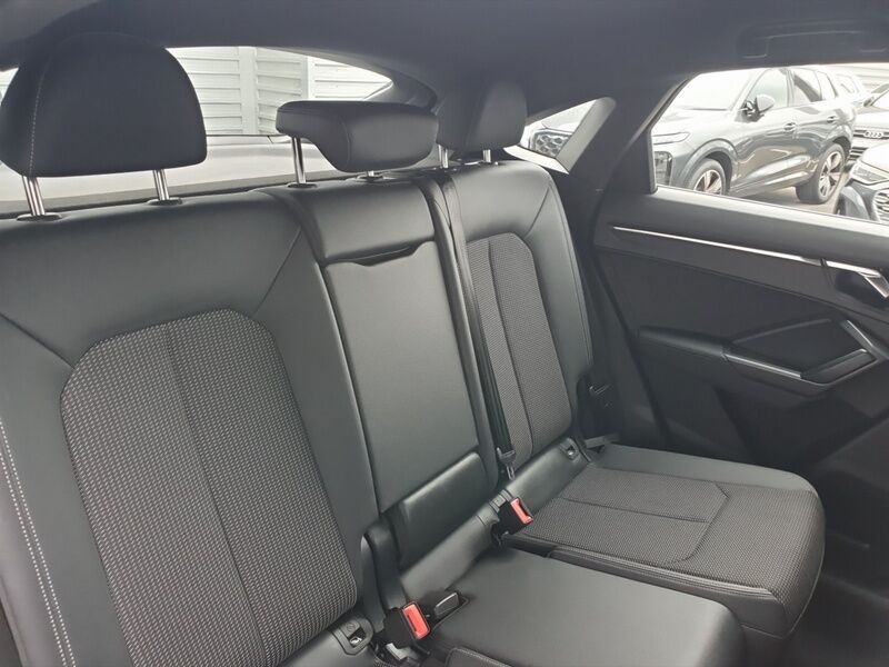 More views of Audi Q3