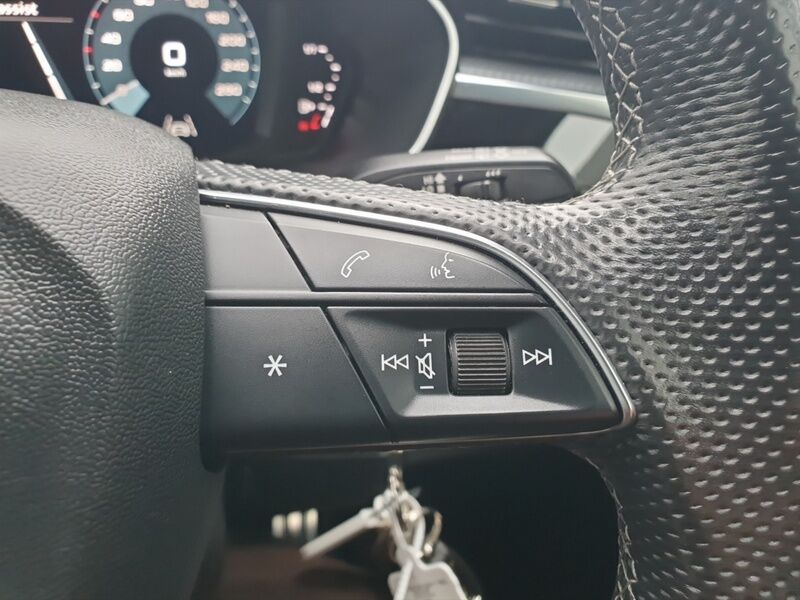 More views of Audi Q3