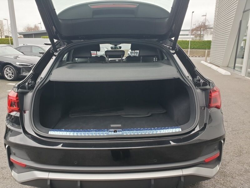 More views of Audi Q3