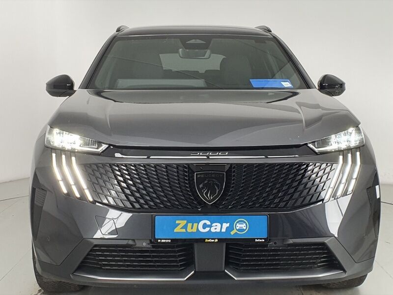 More views of Peugeot 5008