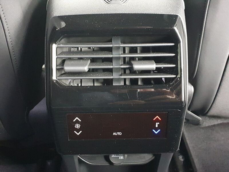 More views of Peugeot 5008