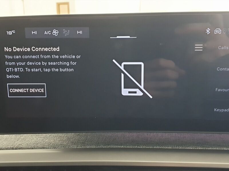 More views of Peugeot 5008