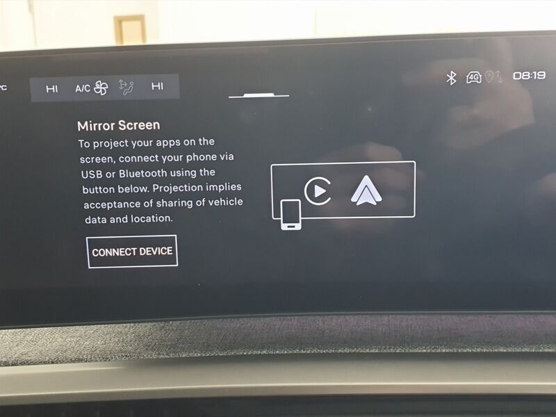 More views of Peugeot 5008