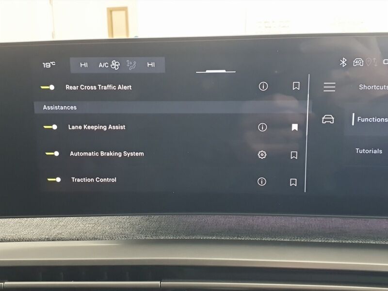 More views of Peugeot 5008