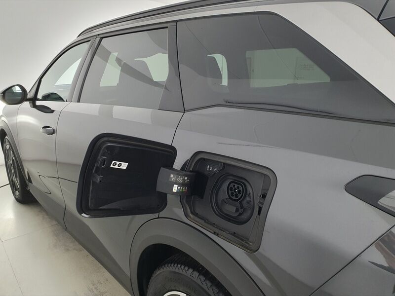 More views of Peugeot 5008