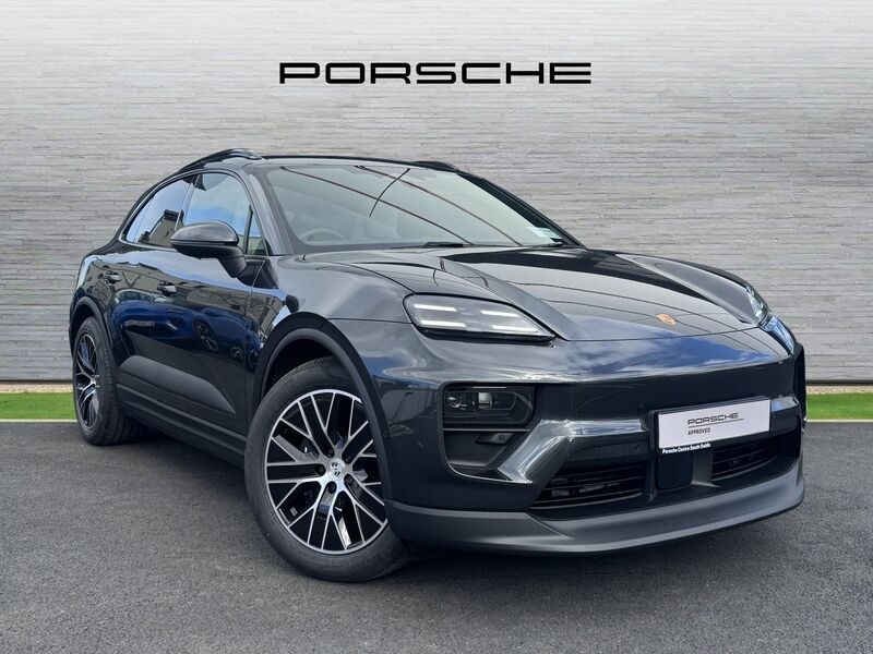 More views of Porsche Macan