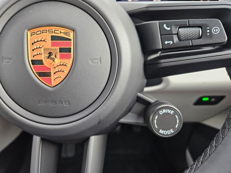 More views of Porsche Macan