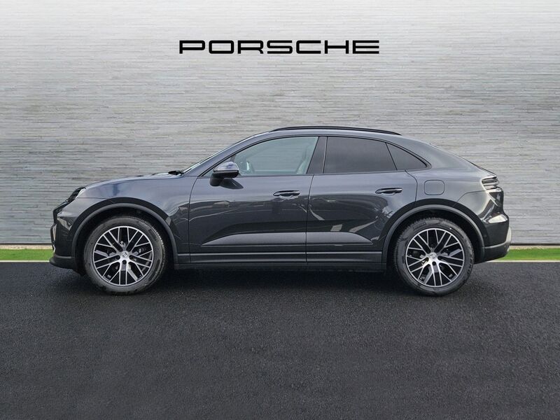 More views of Porsche Macan