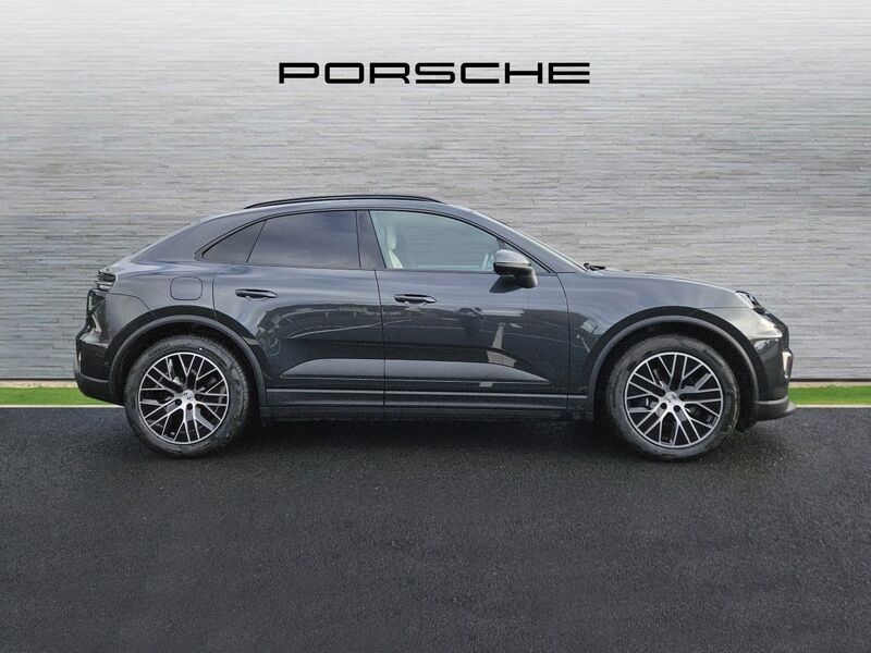 More views of Porsche Macan