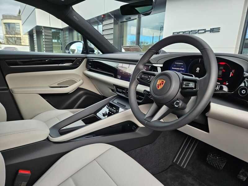 More views of Porsche Macan