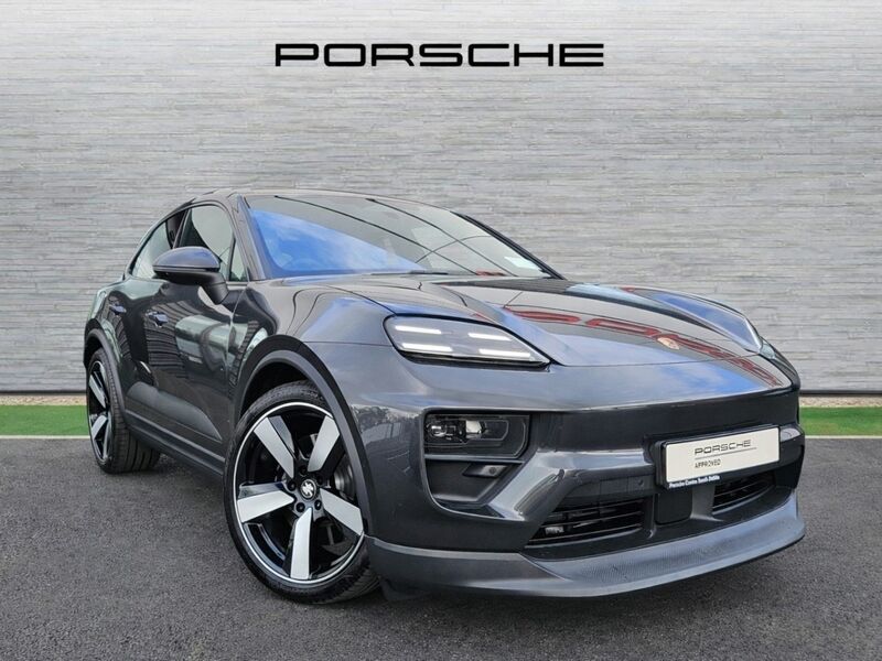 More views of Porsche Macan