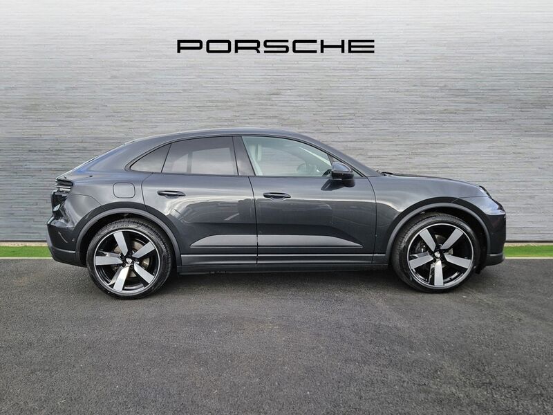 More views of Porsche Macan