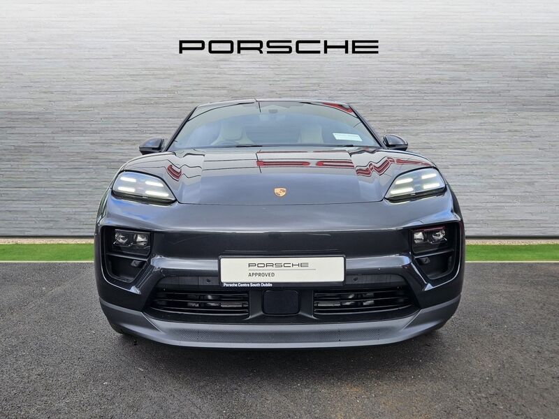 More views of Porsche Macan