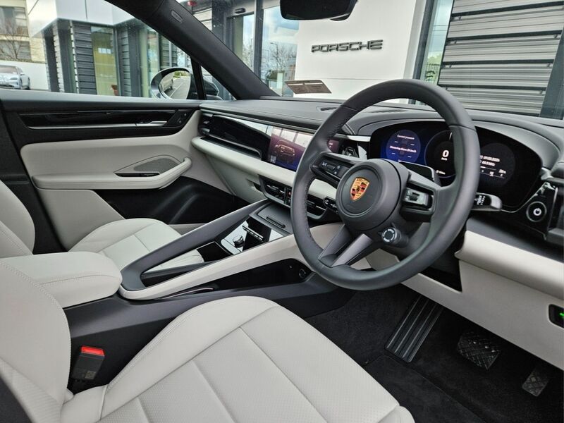 More views of Porsche Macan
