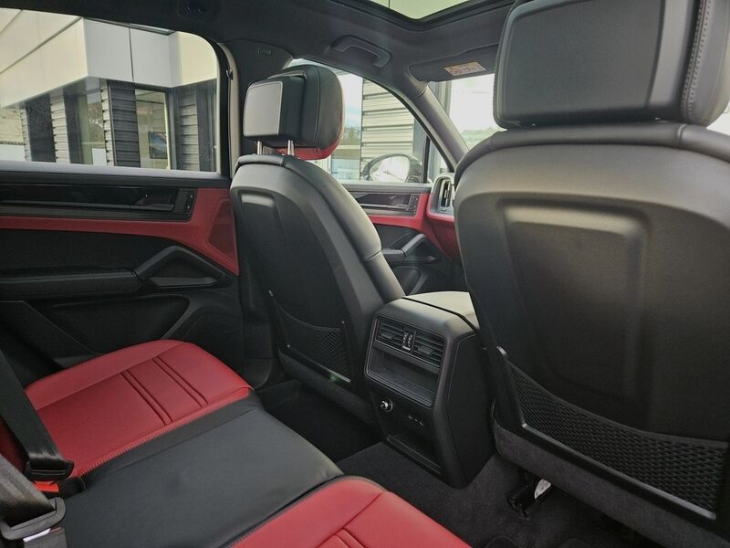 More views of Porsche Cayenne