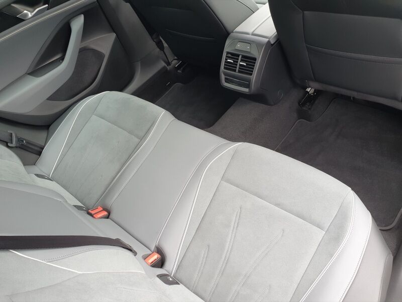 More views of Volkswagen Passat