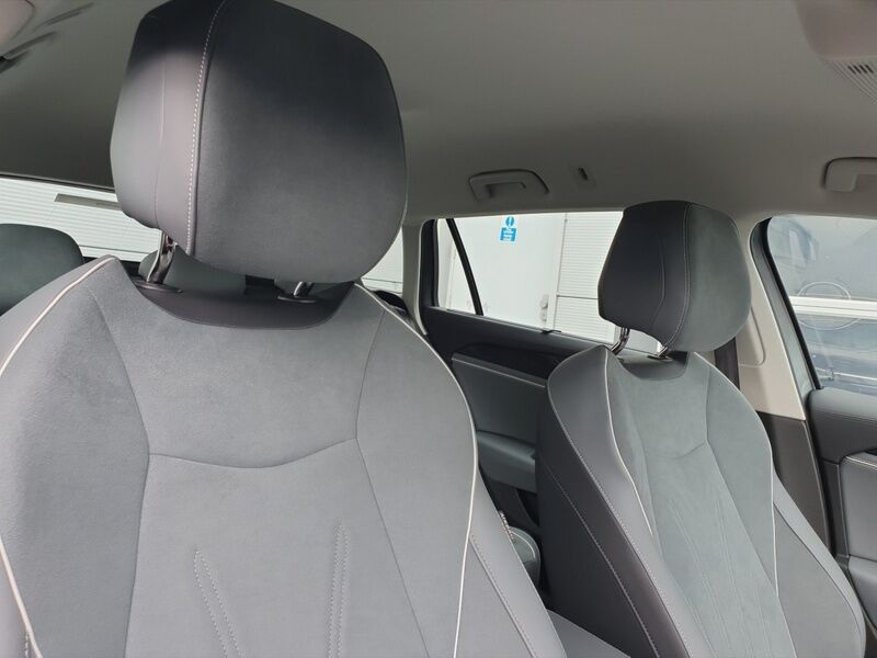 More views of Volkswagen Passat