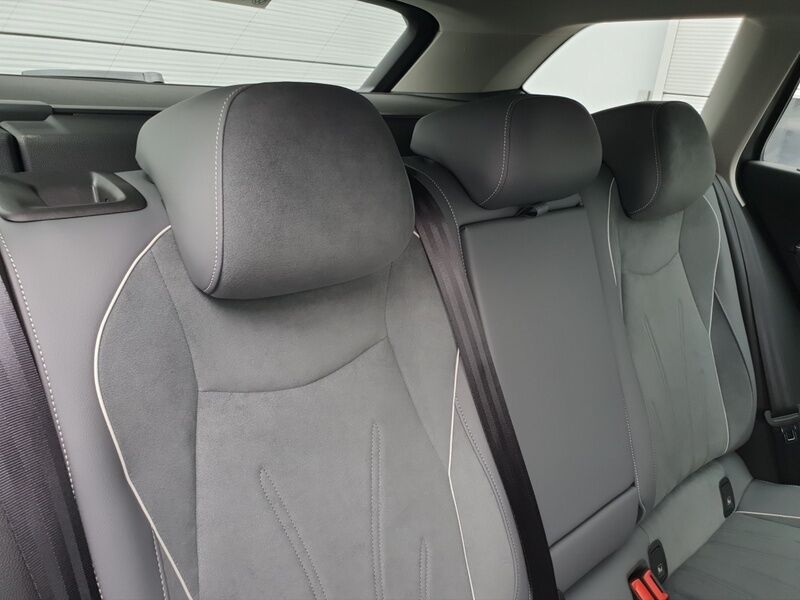 More views of Volkswagen Passat