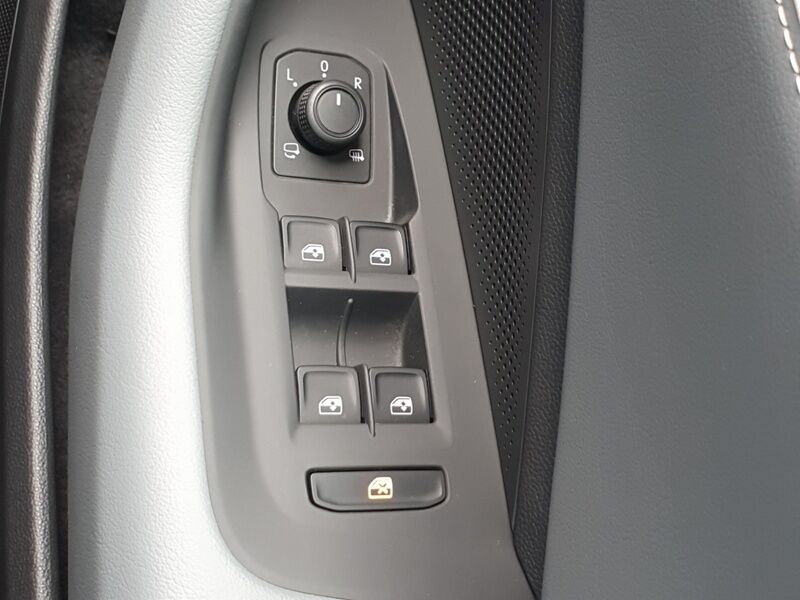 More views of Volkswagen Passat