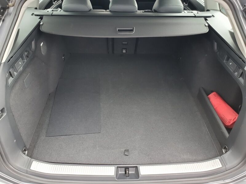 More views of Volkswagen Passat