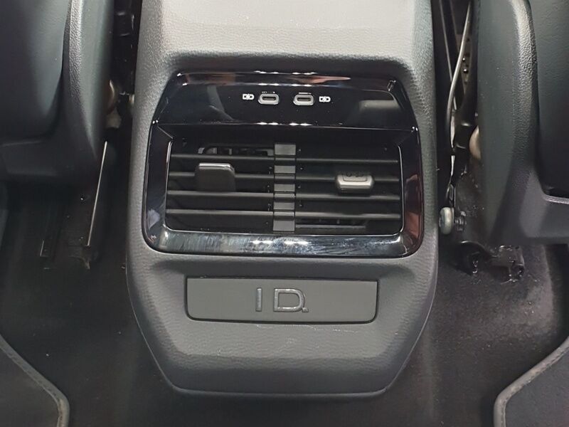 More views of Volkswagen ID.5