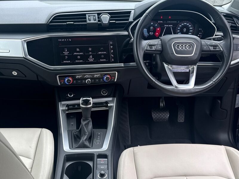 More views of Audi Q3