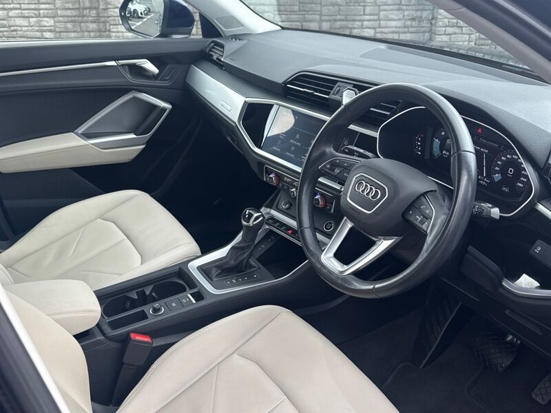 More views of Audi Q3