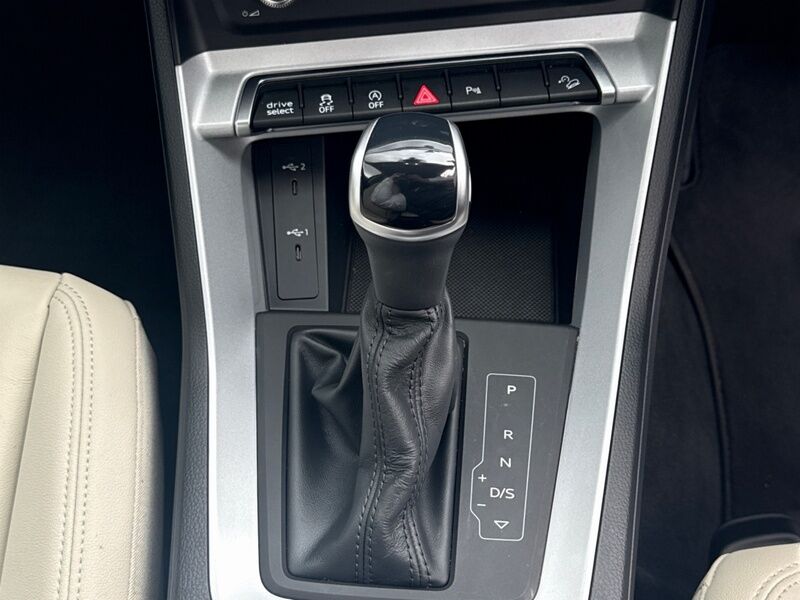 More views of Audi Q3
