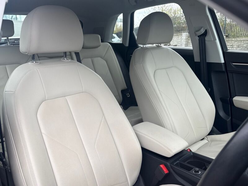 More views of Audi Q3
